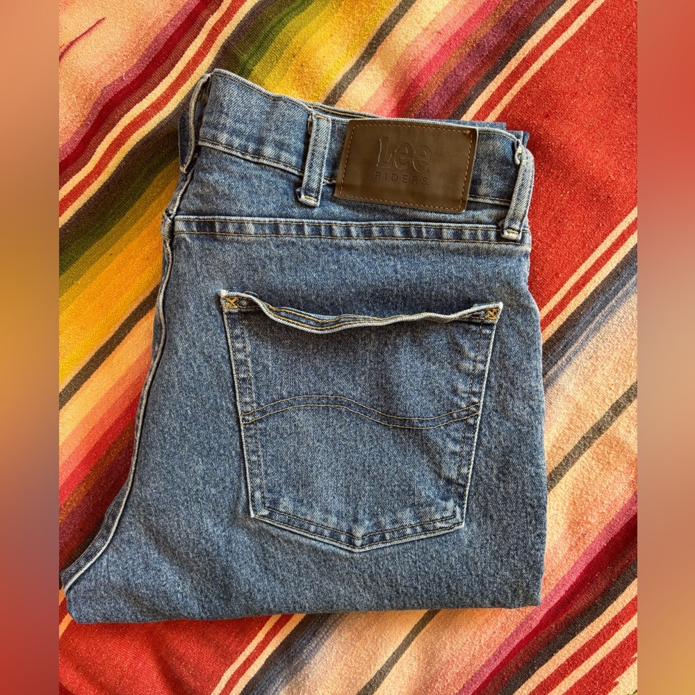 LEE Men’s jeans sz 34/29 medium wash straight leg